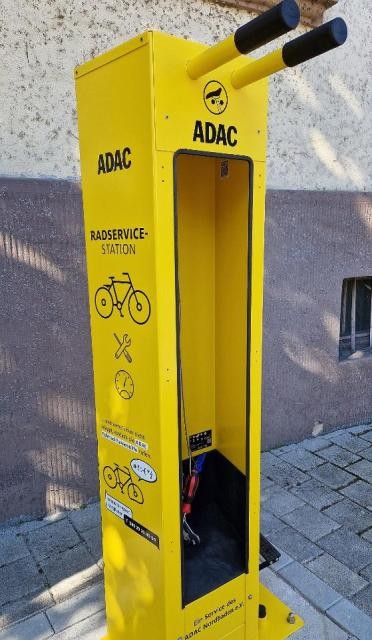 Gelber ADAC-Fahrradständer Gelber ADAC-Fahrradständer
